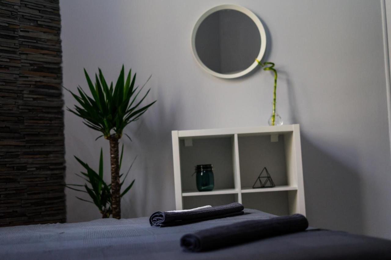 Glamour ultracentral apartment Oradea Extérieur photo